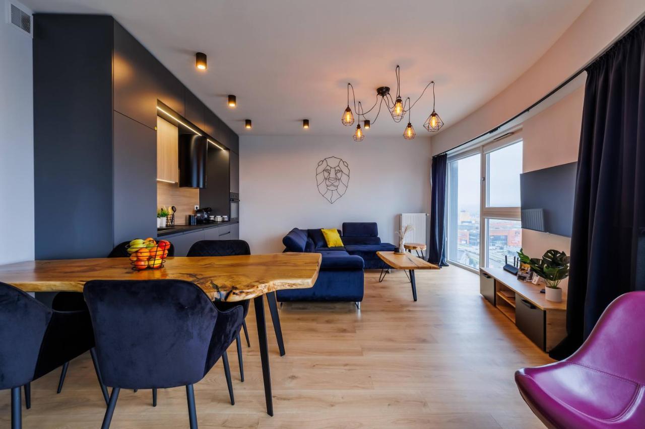 Panorama Capital Black Rzeszow Ngoại thất bức ảnh